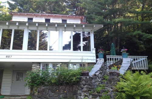 Day House | 4 Seasons Romance and Serenity Discover your Perfect Retreat on Sacandaga Lake!n