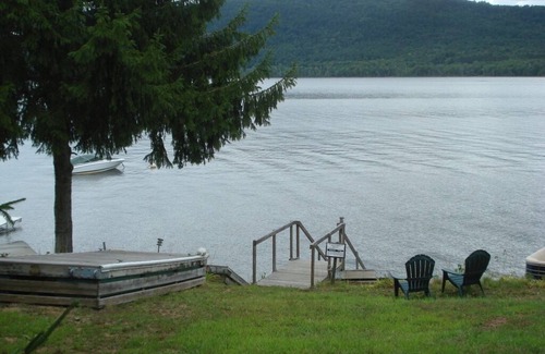 Day House | 4 Seasons Romance and Serenity Discover your Perfect Retreat on Sacandaga Lake!n