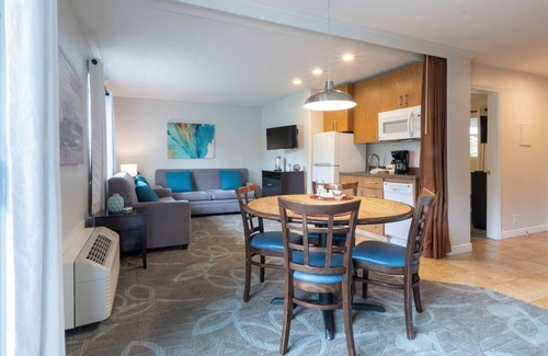 San Clemente Hotel | 4 Spacious Coastal Stay Units | Kitchenette | Pool | Near Beach