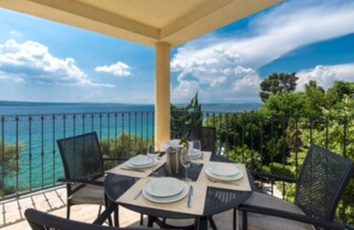 Crikvenica Apartment | 4-star apartments with direct beach access in front of the house