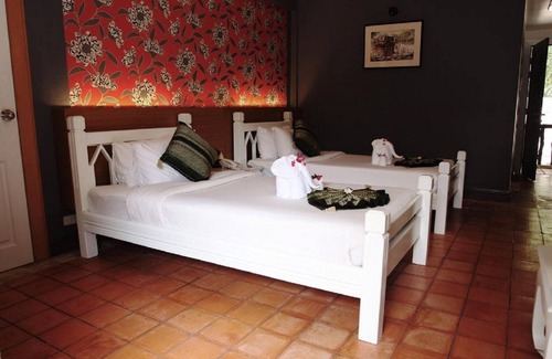 Ko Chang Resort | 4 star beachfront resort , superior garden