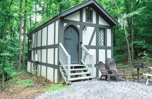 Sevierville House | #4 Stella - Tiny Home Cottage