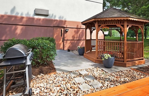 Ashley Oaks Hotel | 4 Units Close to West Town Mall! Private Kitchen, FREE Parking, Pets Allowed!