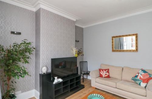 Scarborough House | 40 Ashville Avenue