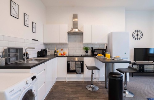 Leeds Apartment | 40% OFF Monthly: Family & Work Relocations - FREE Parking