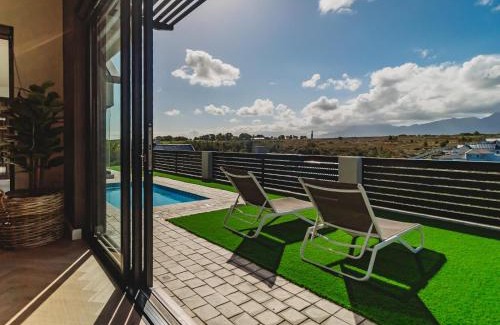 George Villa | 40 Ridge Drive, Kingswood Golf Estate