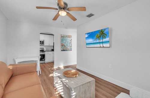 Treasure Island Condo | 🏖️400 ft to Beach☀Pool Side Unit🌴Bungalows #1🌊Heated Pool🐕Dogs Welcome