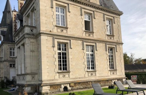 Saint-Jean-aux-Bois Apartment | 400m2 castle flat, 8 bedrooms + pool near Paris!