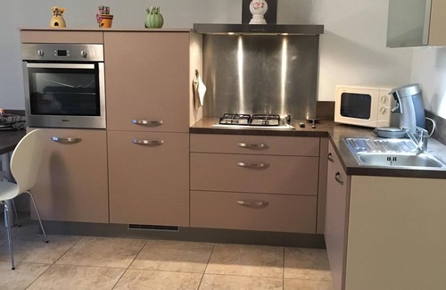 Ville-di-Pietrabugno House | 40m2 south-facing studio in ground floor villa with private non-smoking garden! 🚭