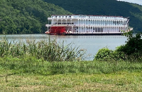 Guild Boat Rental | 41 Foot Boat on Tennessee River, 15 minutes from Chattanooga