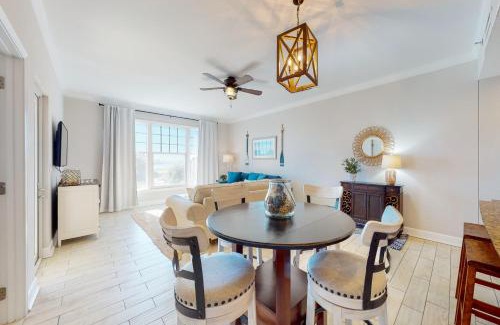 Upper Grand Lagoon Apartment | 4100 Marriott Drive #311