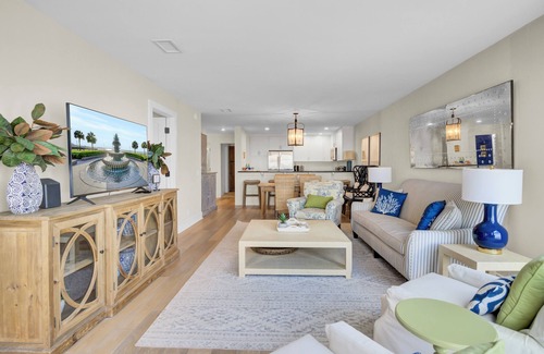 Isle of Palms Condo | 417 Seascape, Oceanfront Condo, Stunning Views! 3 night mins