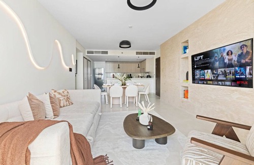 Bur Dubai Apartment | 41st-Floor 2BR with World's Highest Running Track