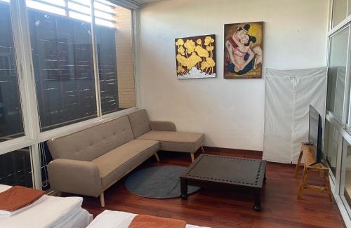 Suan Luang House | 420 House- up to 10 guests in central Bangkok.