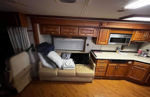 Lynn Haven House | 42ft Motor coach. Sleeps 6. Just minutes from Panama City Beach!