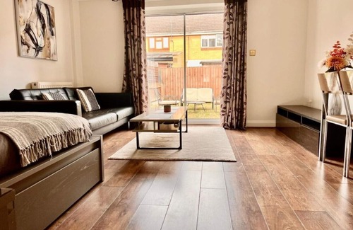 North Woolwich House | 42i London. Exactly like the photos