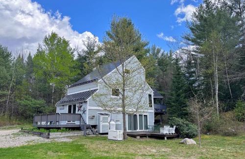 Twin Mountain House | 43TV peaceful mountain retreat fireplace firepit large yard WiFi