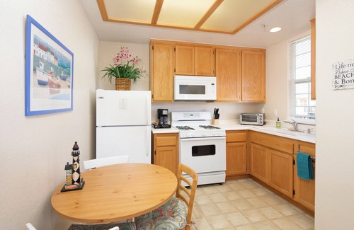 Oceano Condo | 444 Pier Ave. #108: 1 BR, 1 BA in Oceano, Sleeps 4