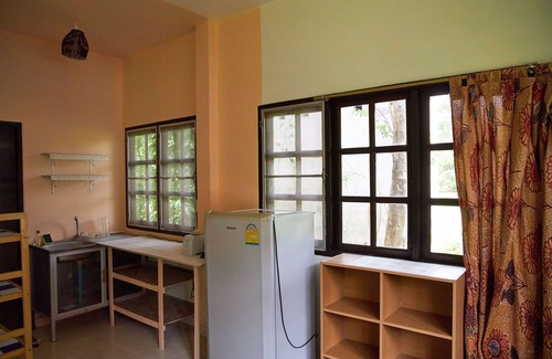 Maret House | 45 sqm holiday home, quiet resort in the coconut grove on the edge of the mountains