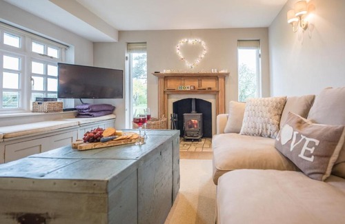 Woodbridge House | 46 Ivy Cottage, Easton