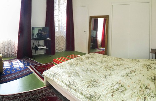 Montauban House | 46FM : Montauban GuestHouse :