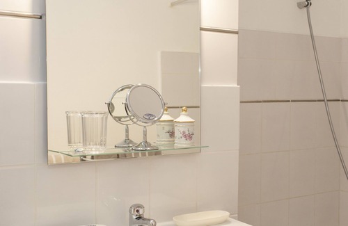 Montauban House | 46FM : Montauban GuestHouse :