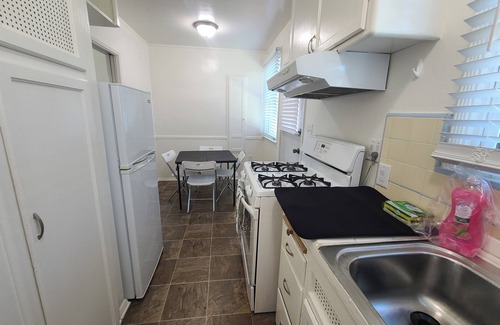 Old Town Apartment | 4B Private Unit Free Wi-Fi LAX Fantastic 1-bedroom apartment in Torrance Disney