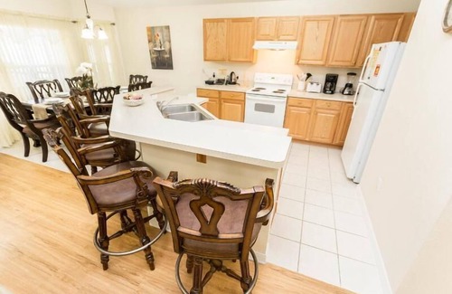 Cumbrian Lakes Villa | 4BD/3B,EXECUTIVE VILLA WITH SPA,MUST SEE,10 MIN FROM DISNEY