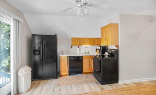 Saint Helena Island House | 4bd/3ba - Renovated Center Island Home & Garage Apt - Amenity Cards Avail - Pets ok