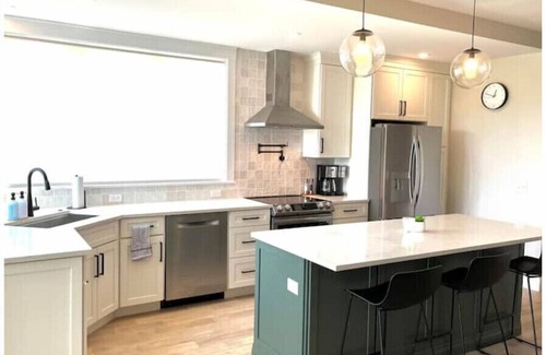 Southern Coast House | 4BD 4.5BA Pet-Friendly Riverfront Home