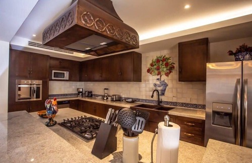 Zona Hotelera Villa | 4BD Hacienda Encantada: Ocean Views, Resort & Pool