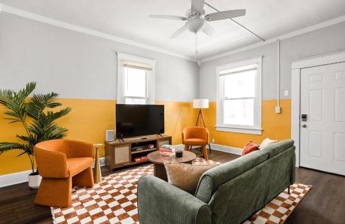 Indianapolis House | 4BD near Indy 500 Speedway - BBQ & Backyard