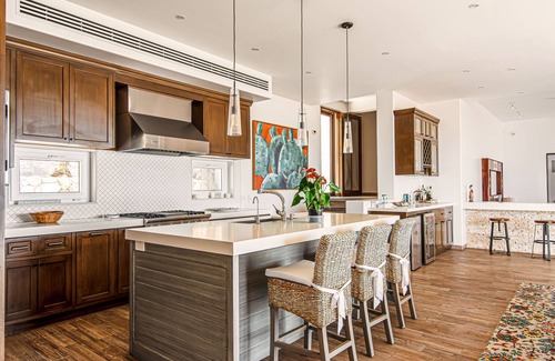 Buzzards House | 4BD Ocean View Villa Walking Distance from the Pristine Beach