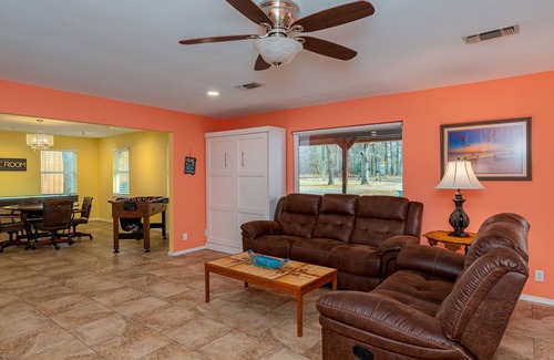 Kingston House | 4Bdrm 3ba Swim & Launch Close Lake Texoma