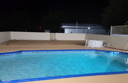 Groveland House | 4bds 2.5 bath