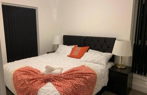 South Ockendon House | 4Bed House - Direct links into Central London