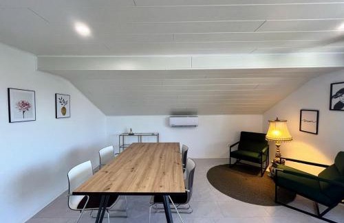 Traunreut Apartment | 4Bed I Klima I 3 Room I Wash I Küche I Parkplatz