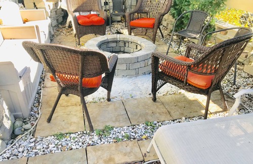 Quincy Apartment | 4BR 2BA 7BED WOLLASTONBEACH.NearBOSTON-1