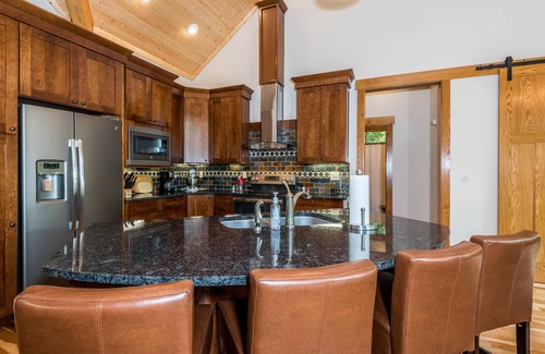 Nashville Cabin | 4BR, 3.5BA cabin