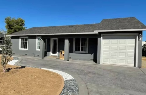 Southeastern Sacramento House | 4BR/3BA ART House + Studio near the breweries