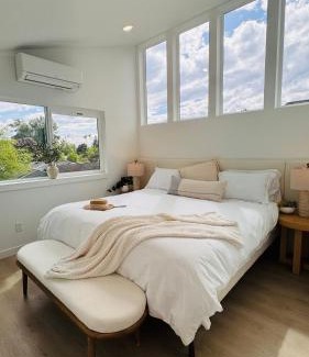 Northgate House | 4BR Brand New Designer House 15min to downtown