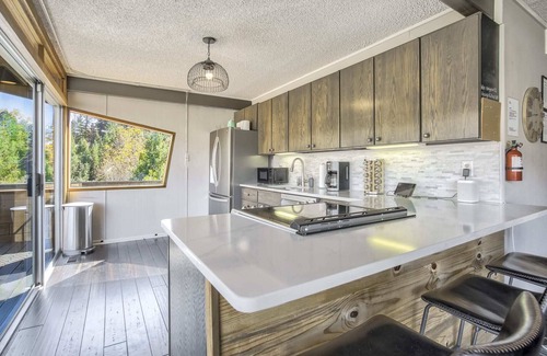 Cascade-Chipita Park House | 4BR Cabin With Fireplacemountain Viewsdog-friendly