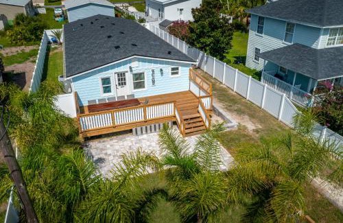 Palm Coast House | 4br Coastal Cottage W Golf Cart, Kayaks, Pool