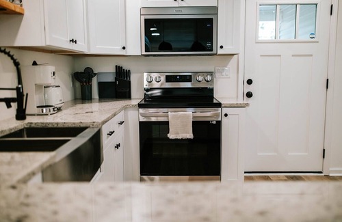 Athens House | 4BR Game Day Retreat by MHM Luxury Properties