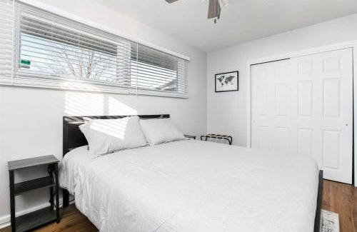 South Bend House | 4BR Gameday Getaway EV Charger Pet-Friendly 10p