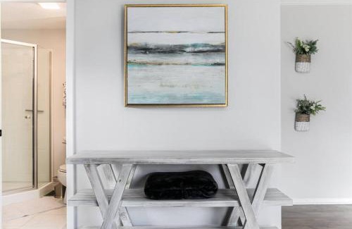 South Bend House | 4BR Gameday Getaway EV Charger Pet-Friendly 10p