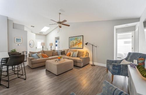 Indian Point House | 4BR Heated Pool Home Close to Disney and Lakes