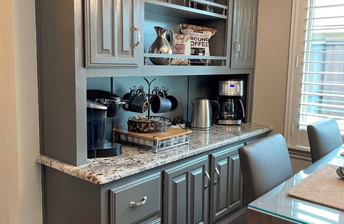 Richardson House | 4BR Sleeps 10/2.5 baths w/Pool, Grill, Air Hockey