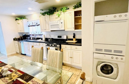 Beverly Green House | 4BRHouse next to Strip LVCC pet-friendly Formula1 Thankgiving Christmas25 30%off