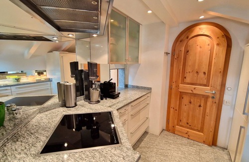 Silvaplana Apartment | 5 1/2-room attic apartment; dining and living room; magnificent view